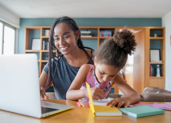 Escola internacional cria aceleradora para desenvolver projetos de alunos e famílias.